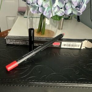 Younique MOODSTRUCK Precision Pencil Lip Liner—Popular